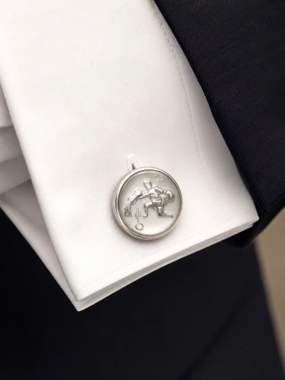 Vintage Aquarius Essex Glass Cufflinks Silver Tone Chain Back Zodiac